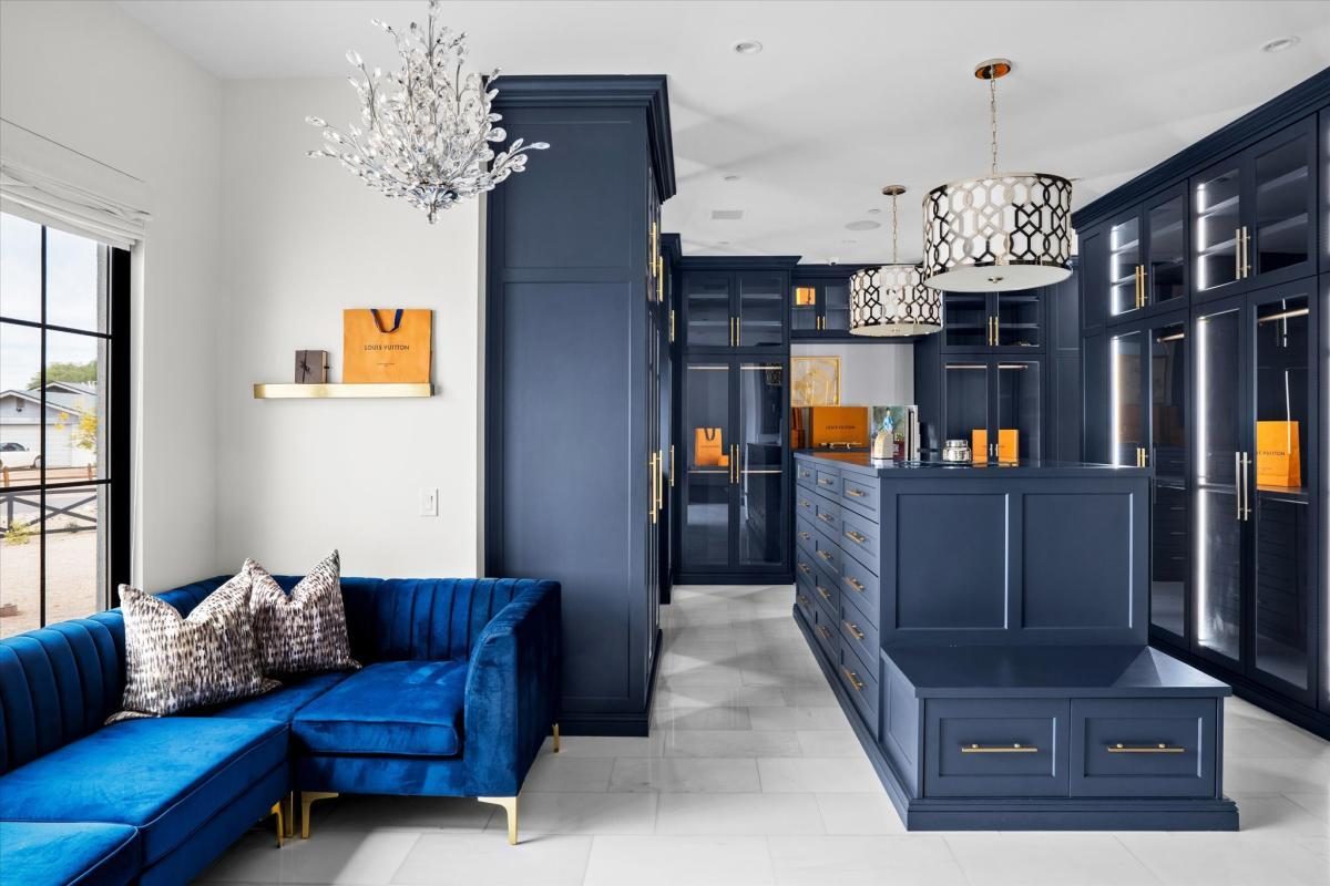 Lounge and bar, built by Bel Aire